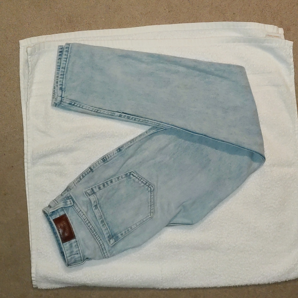 Hollister Ultra High Rise Mom Jeans W24 L27